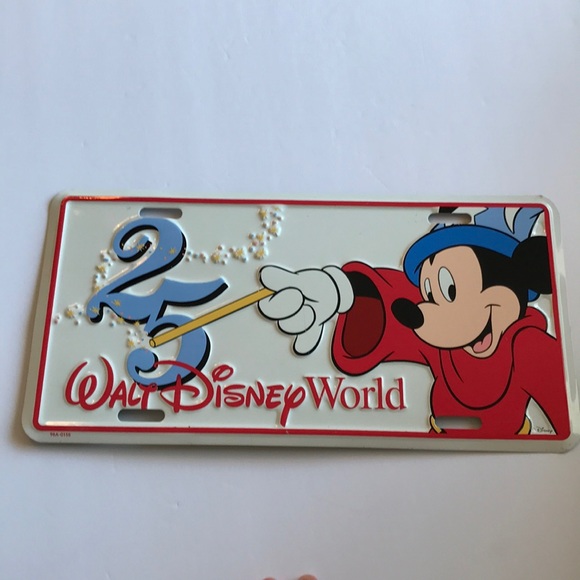 Disney Accessories - Vintage Walt Disney World 25th anniversary years license plate